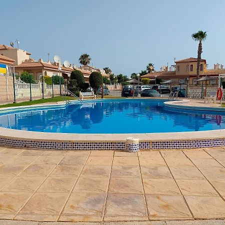 Maison climatisée avec solarium, wifi et piscine Dehesa de Campoamor  Esterno foto