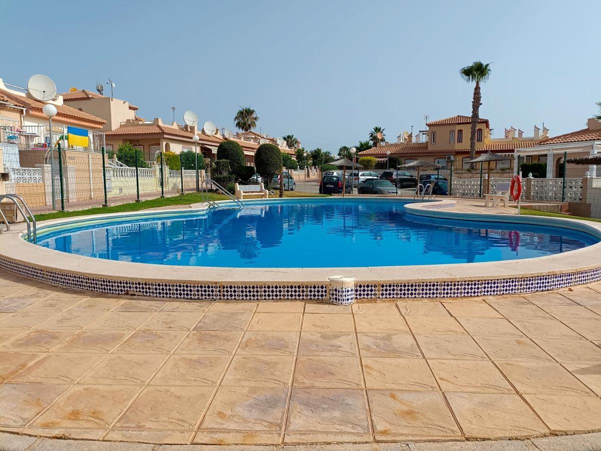 Maison climatisée avec solarium, wifi et piscine Dehesa de Campoamor  Esterno foto
